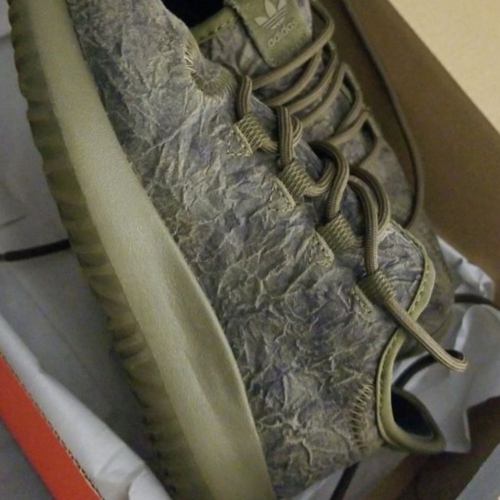 Adidas - Picture 2 of 2